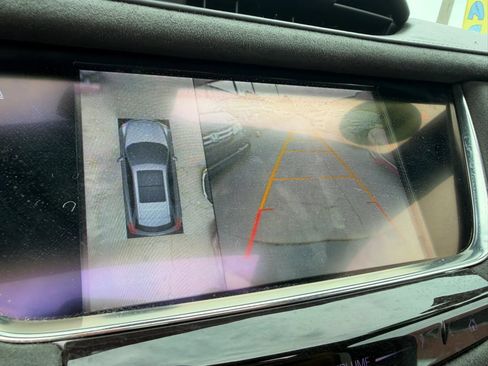 Used 2017 Cadillac XT5 Platinum AWD/4WD image 18