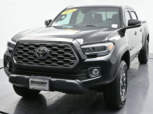 Used 2021 Toyota Tacoma TRD Off-Road image 3