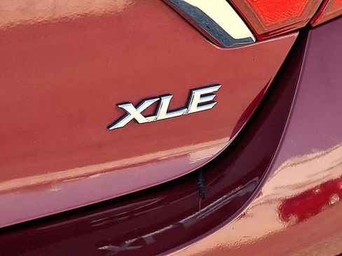 Used 2015 Toyota Camry XLE FWD image 33
