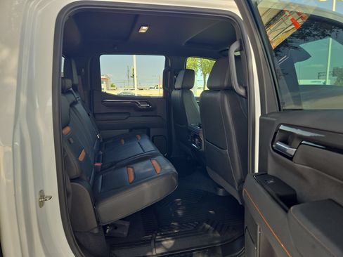 Certified 2022 GMC Sierra 1500 AT4 w/ AT4 Premium Package AWD/4WD image 23