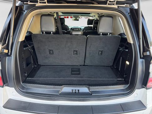 Used 2018 Ford Expedition Platinum AWD/4WD image 17