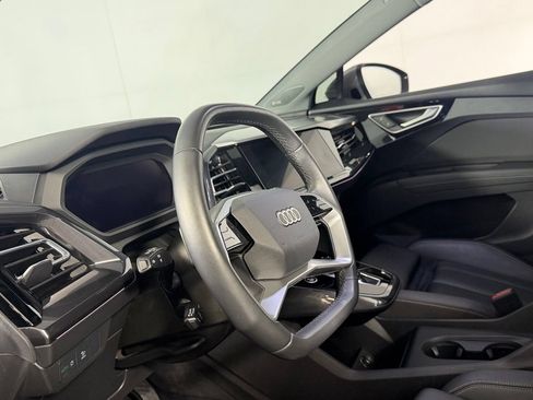 Used 2022 Audi Q4 e-tron Prestige AWD/4WD image 20