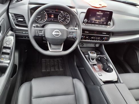 Certified 2025 Nissan Rogue SV w/ SV Premium Package image 6