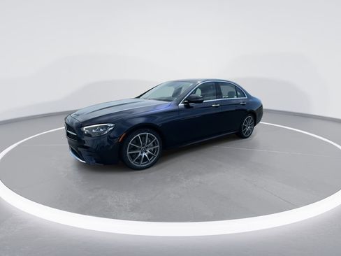 Used 2022 Mercedes-Benz E 350 Sedan image 4