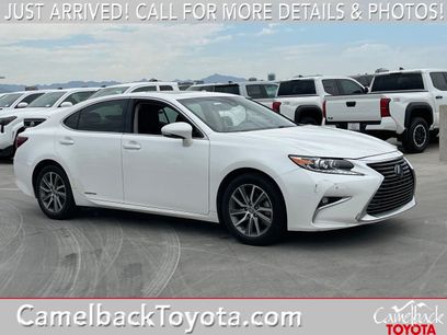 Used 2017 Lexus ES 300h w/ Luxury Package