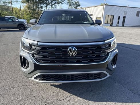 Used 2025 Volkswagen Atlas Cross Sport SE w/ Black Wheel Package AWD/4WD image 2