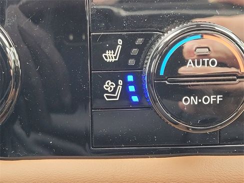 New 2026 Nissan Pathfinder Platinum image 18