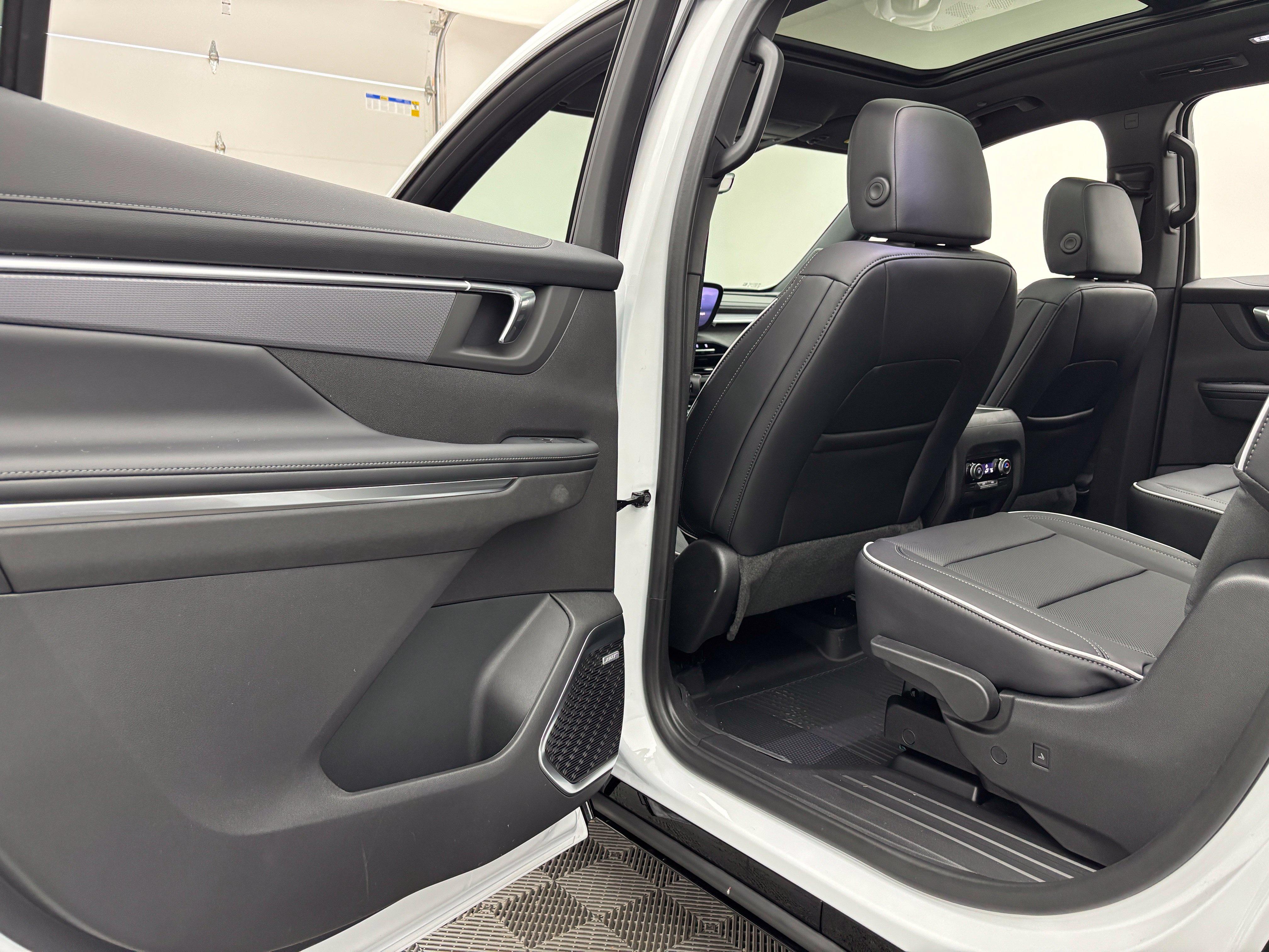 New 2027 Buick Enclave Sport Touring w/ Power Package AWD/4WD image 43