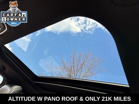 Used 2023 Jeep Grand Cherokee Altitude image 5