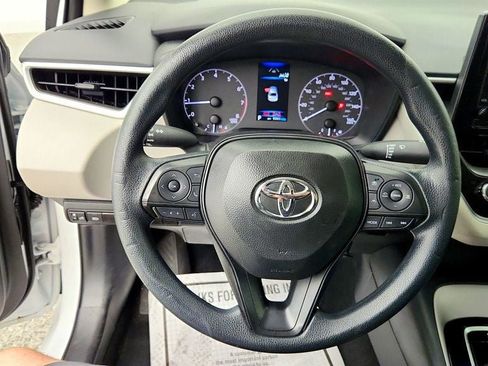 Used 2025 Toyota Corolla LE FWD image 12
