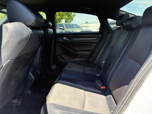 Used 2018 Honda Accord Sport image 19
