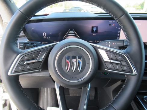 Used 2025 Buick Enclave Sport Touring image 23