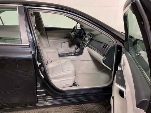 Used 2015 Toyota Camry XLE w/ Moonroof Package image 27