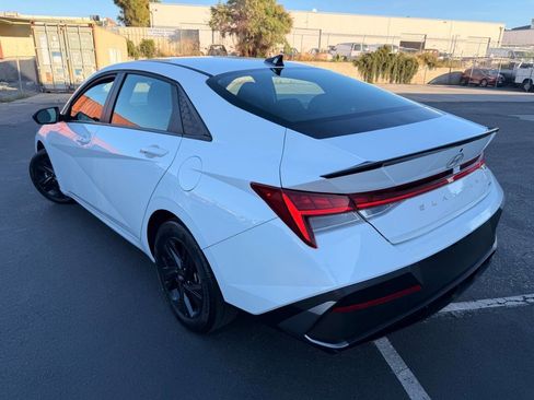 Used 2025 Hyundai Elantra SEL FWD image 13