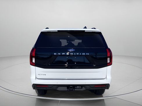 New 2025 Ford Expedition Active image 4