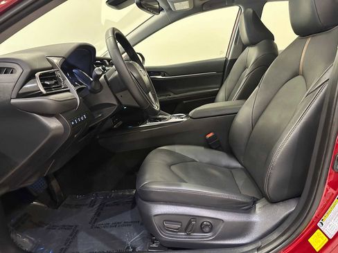 Used 2020 Toyota Camry XLE w/ Driver Assist Package image 22