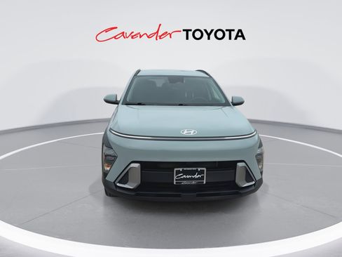 Used 2025 Hyundai Kona SEL FWD image 3