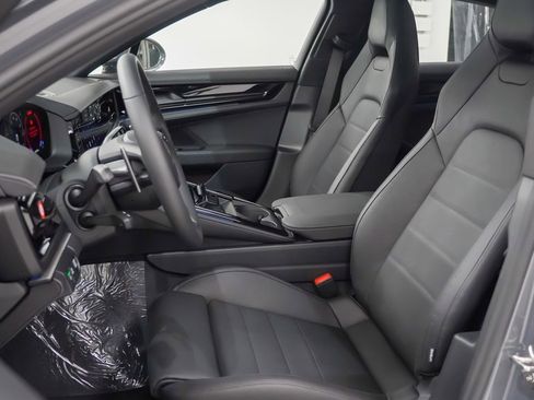 New 2026 Porsche Panamera 4 image 5
