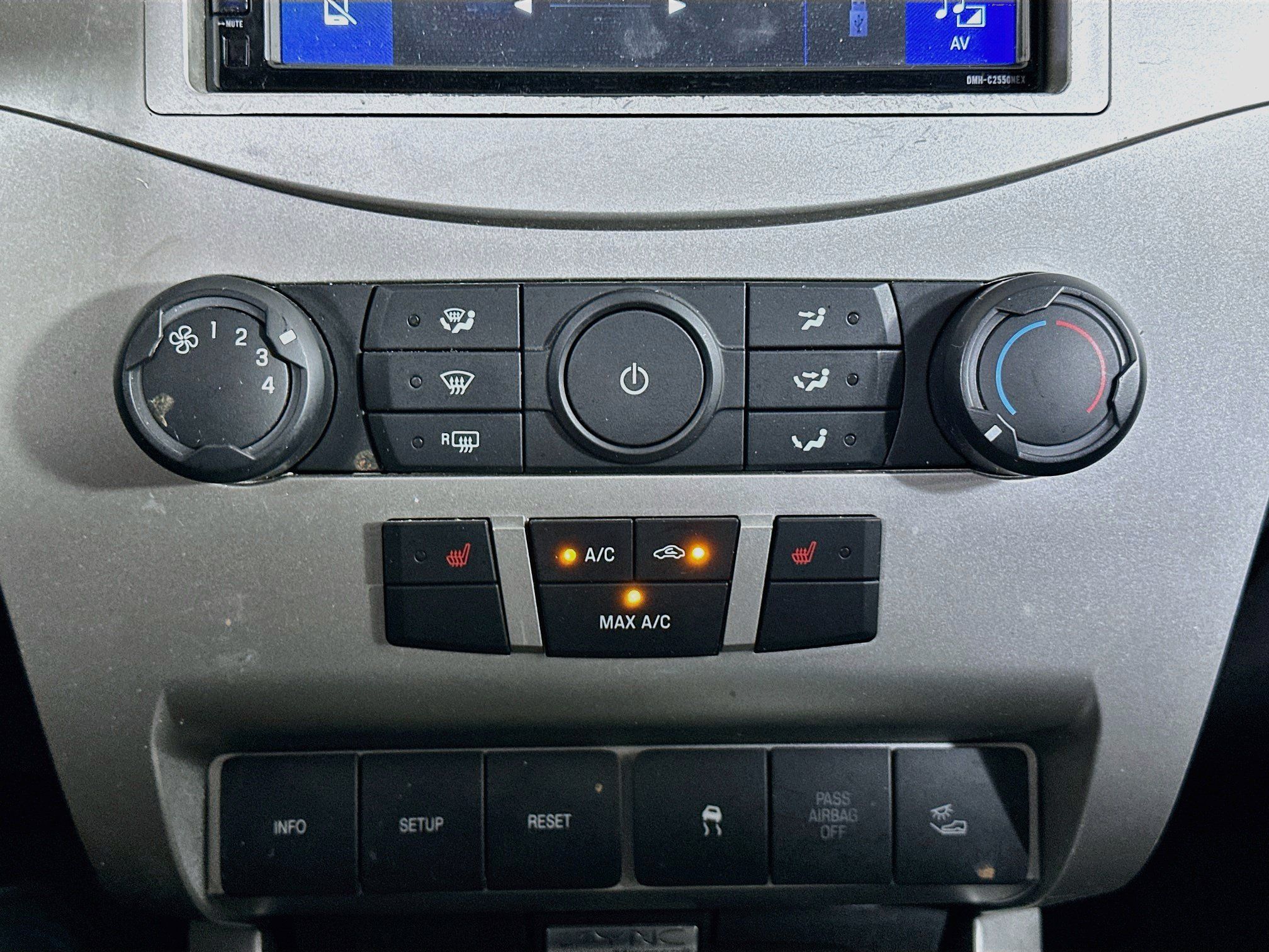 Used 2011 Ford Focus SEL w/ 301A Rapid Spec Order Code FWD image 22