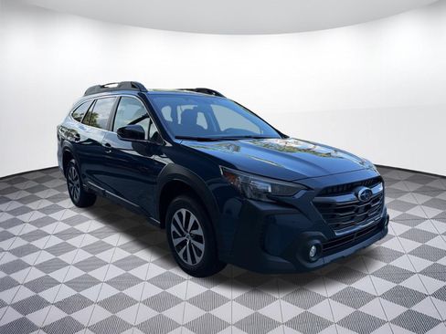Used 2025 Subaru Outback Premium AWD/4WD image 7