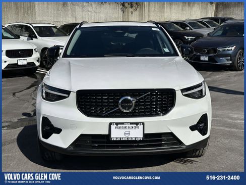 Used 2026 Volvo XC40 B5 Plus w/ Protection Package Premier image 8