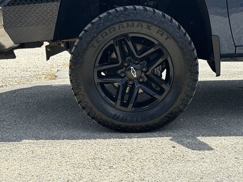 Used 2019 Chevrolet Silverado 1500 LT Trail Boss AWD/4WD image 9