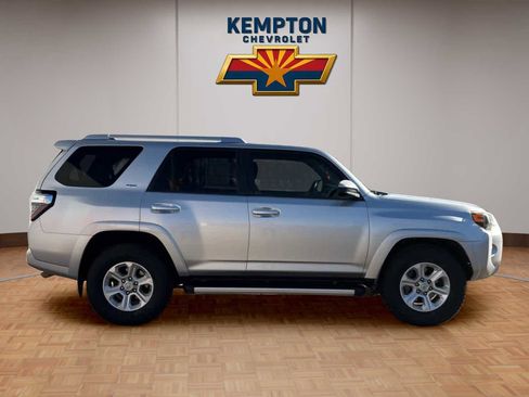 Used 2016 Toyota 4Runner SR5 image 7