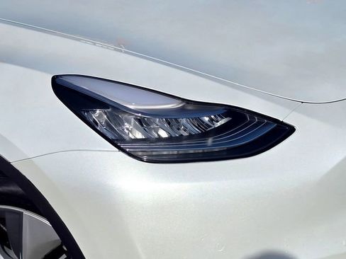 Used 2021 Tesla Model Y Long Range image 23