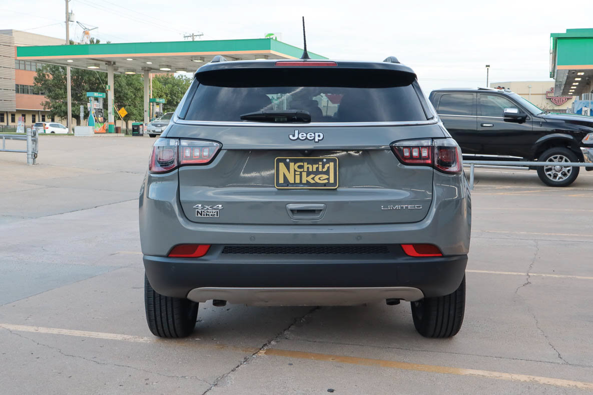 Used 2024 Jeep Compass Limited AWD/4WD image 13