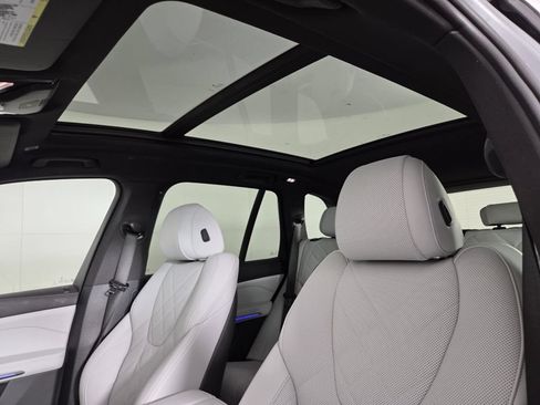 Used 2025 BMW X5 sDrive40i w/ Premium Package RWD image 24