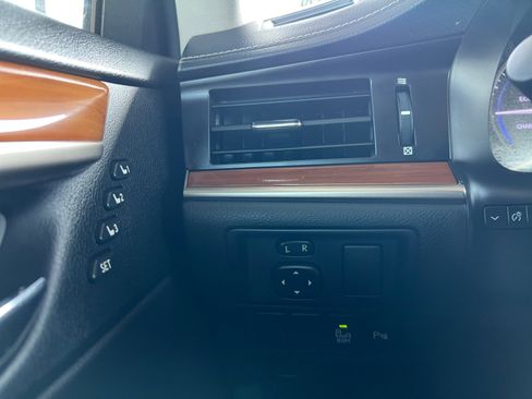 Used 2013 Lexus ES 300h image 20