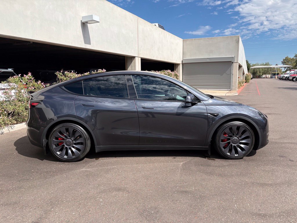 Used 2025 Tesla Model Y Performance AWD/4WD image 4
