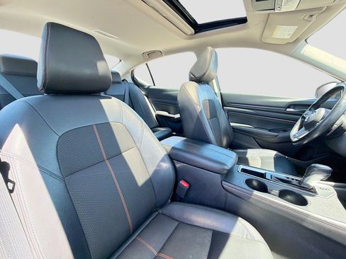 Used 2020 Nissan Altima 2.5 SR w/ Premium Package FWD image 18