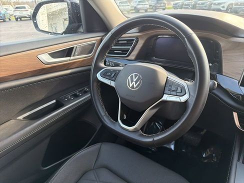 Used 2024 Volkswagen Atlas SE image 19