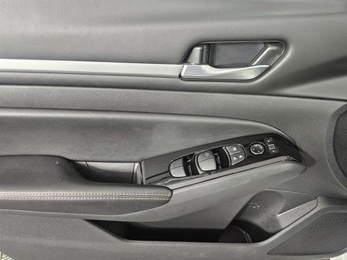 Used 2024 Nissan Altima 2.5 SR image 36