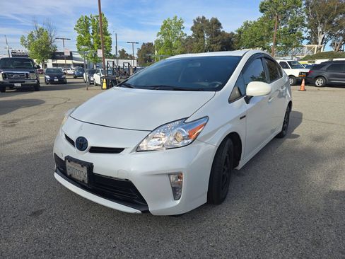 Used 2014 Toyota Prius Two FWD image 1