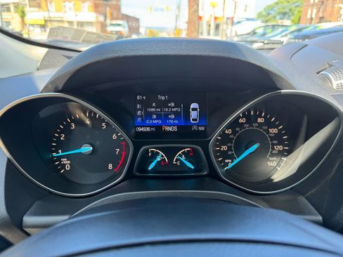 Used 2017 Ford Escape Titanium image 23