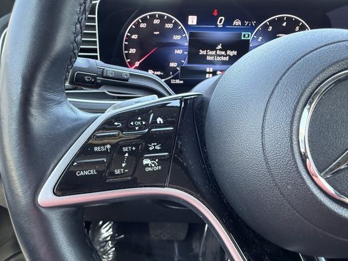 Used 2025 Mercedes-Benz GLS 450 4MATIC image 25