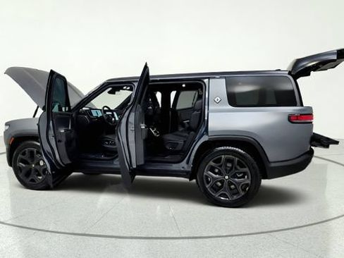 Used 2026 Rivian R1S Adventure AWD/4WD image 15