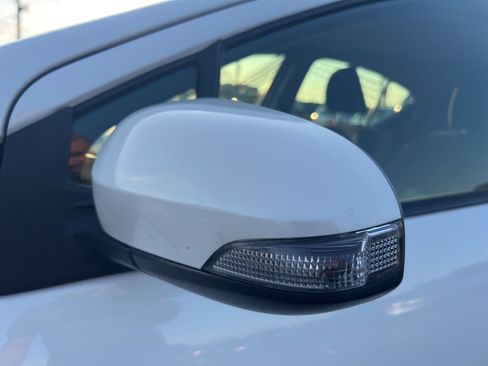 Used 2012 Toyota Prius C image 11