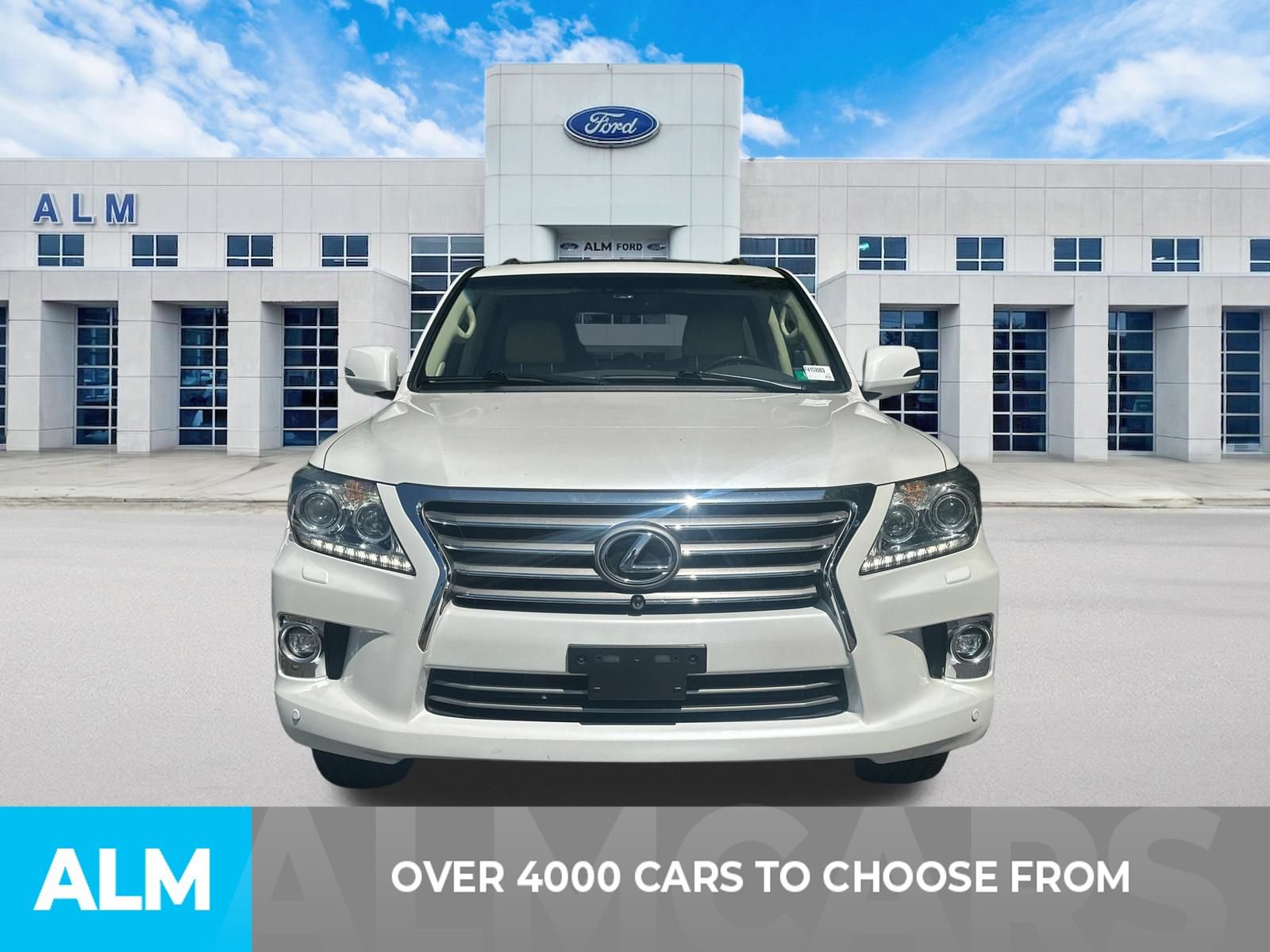 Used 2015 Lexus LX 570 4WD w/ Luxury Package image 2