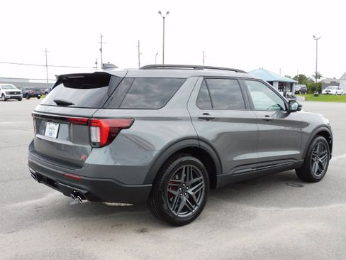 New 2025 Ford Explorer ST w/ Sun And Sound Package image 5