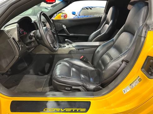 Used 2005 Chevrolet Corvette Coupe w/ Preferred Equipment Group RWD image 8