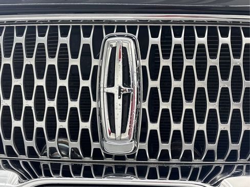 Used 2019 Lincoln Nautilus Reserve w/ Driver Assistance Package AWD/4WD image 36