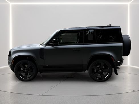 Certified 2025 Land Rover Defender 90 V8 AWD/4WD image 2