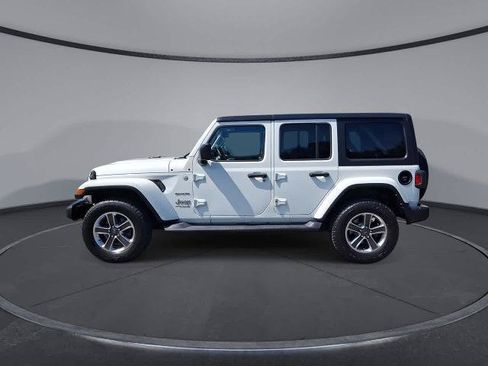 Used 2018 Jeep Wrangler Unlimited Sahara w/ Cold Weather Group AWD/4WD image 5
