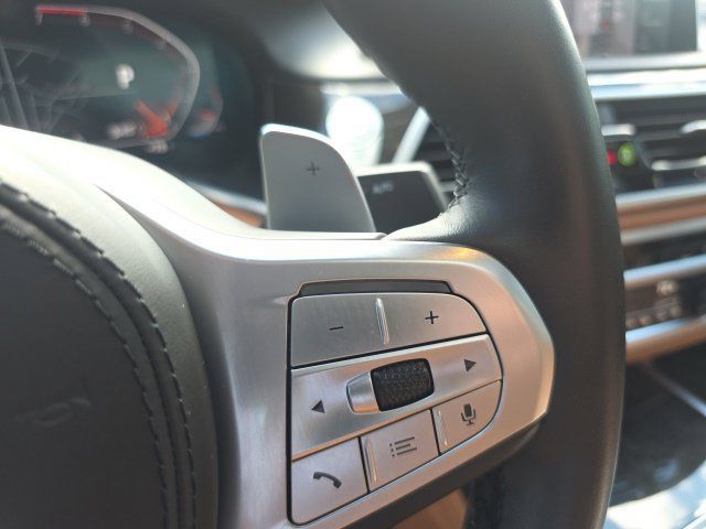 Used 2022 BMW 750i xDrive w/ Executive Package AWD/4WD image 19