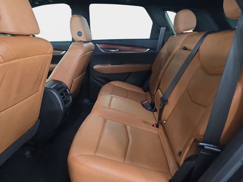 Used 2021 Cadillac XT5 Premium Luxury FWD image 14