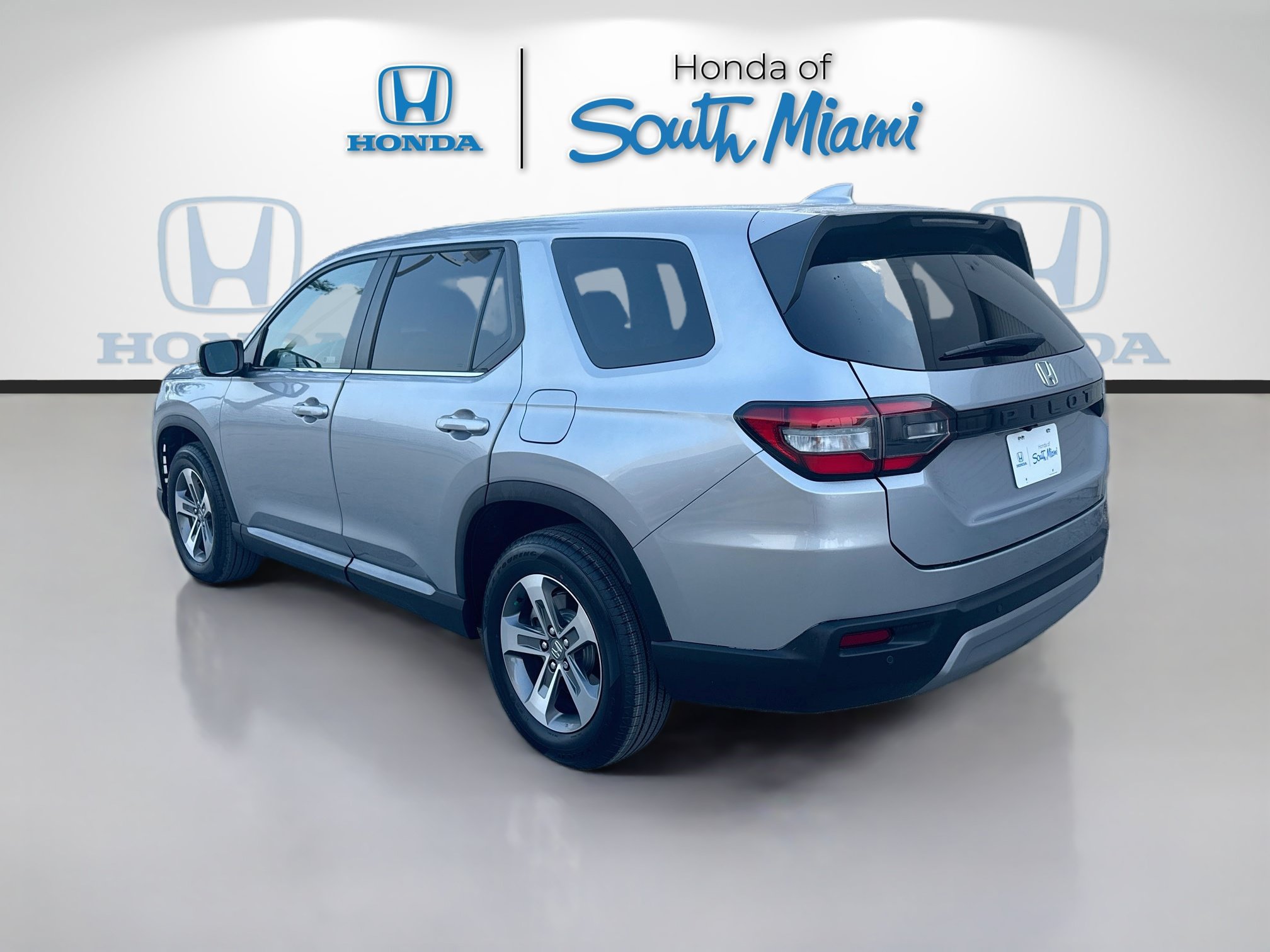 Certified 2024 Honda Pilot EX-L image 5