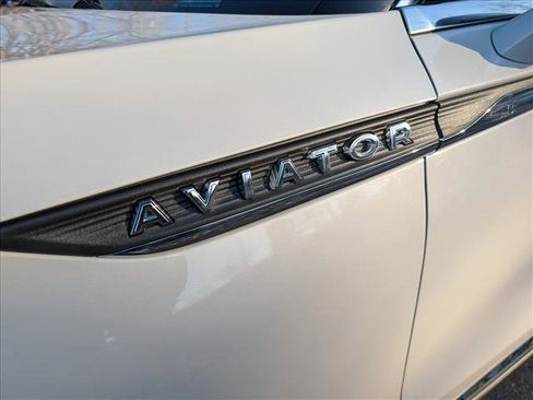 Certified 2023 Lincoln Aviator Reserve w/ Equipment Group 201A image 10